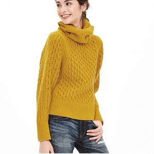 Merino Wool HERITAGE HONEYCOMB TURTLENECK
PULLOVER gold yellow med chunky knit